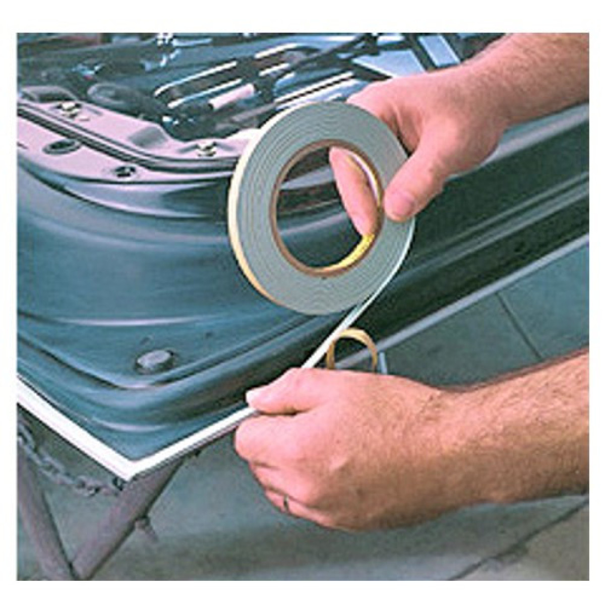3M Seam Sealing Tape 9.5 mm x 9.15 m 3M Seam Sealing Tape 9.5 mm x 9.15 m