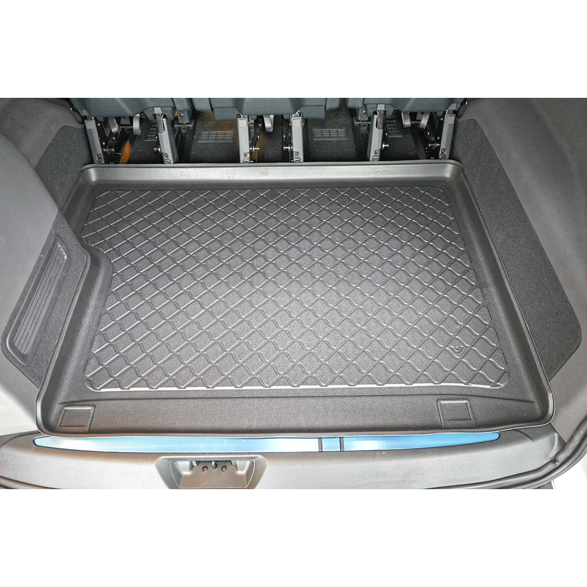 Trunk mat Ford Tourneo Custom L2 from 2018 Trunk mat Ford Tourneo Custom L2 from 2018