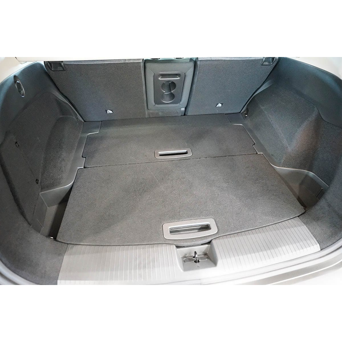 Trunk mat Nissan X-Trail e-Power from 2022 (5 places, upper part) Trunk mat Nissan X-Trail e-Power from 2022 (5 places, upper part)