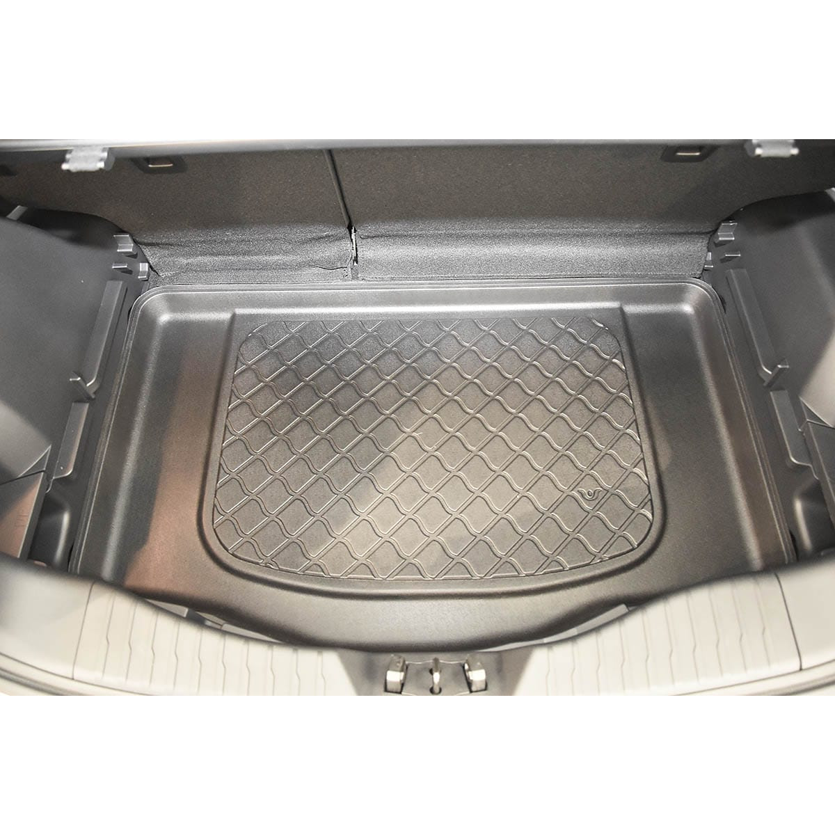 Trunk mat Ssangyong Tivoli from 2020 (bottom part / one-level boot) Trunk mat Ssangyong Tivoli from 2020 (bottom part / one-level boot)