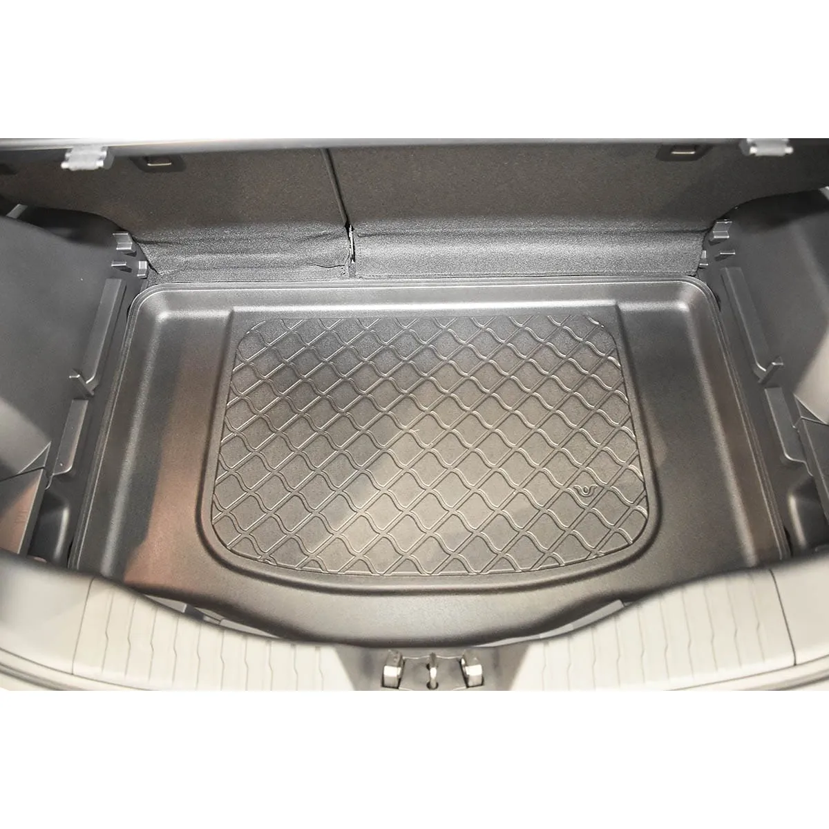 Trunk mat Ssangyong Tivoli from 2020 (bottom part / one-level boot) Trunk mat Ssangyong Tivoli from 2020 (bottom part / one-level boot)