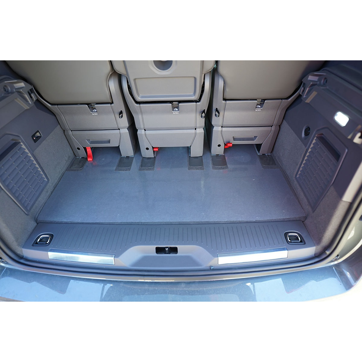 Trunk mat Volkswagen Multivan T7 from 2021 (L2 (Long)) Trunk mat Volkswagen Multivan T7 from 2021 (L2 (Long))