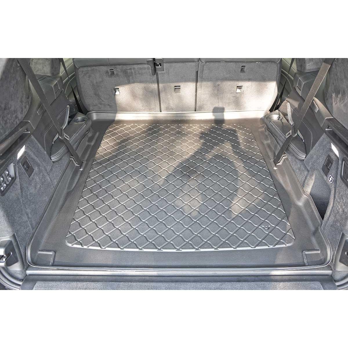 Trunk mat BMW X7 (G07) x-drive from 2019 (7 places / 3rd row lowered) Trunk mat BMW X7 (G07) x-drive from 2019 (7 places / 3rd row lowered)