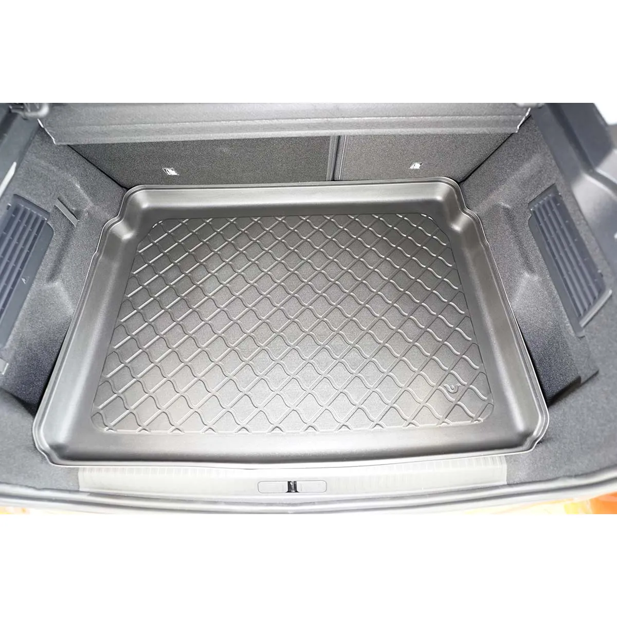 Trunk mat Citroen E-C4 (electric) Hatchback from 2020 (upper part) Trunk mat Citroen E-C4 (electric) Hatchback from 2020 (upper part)