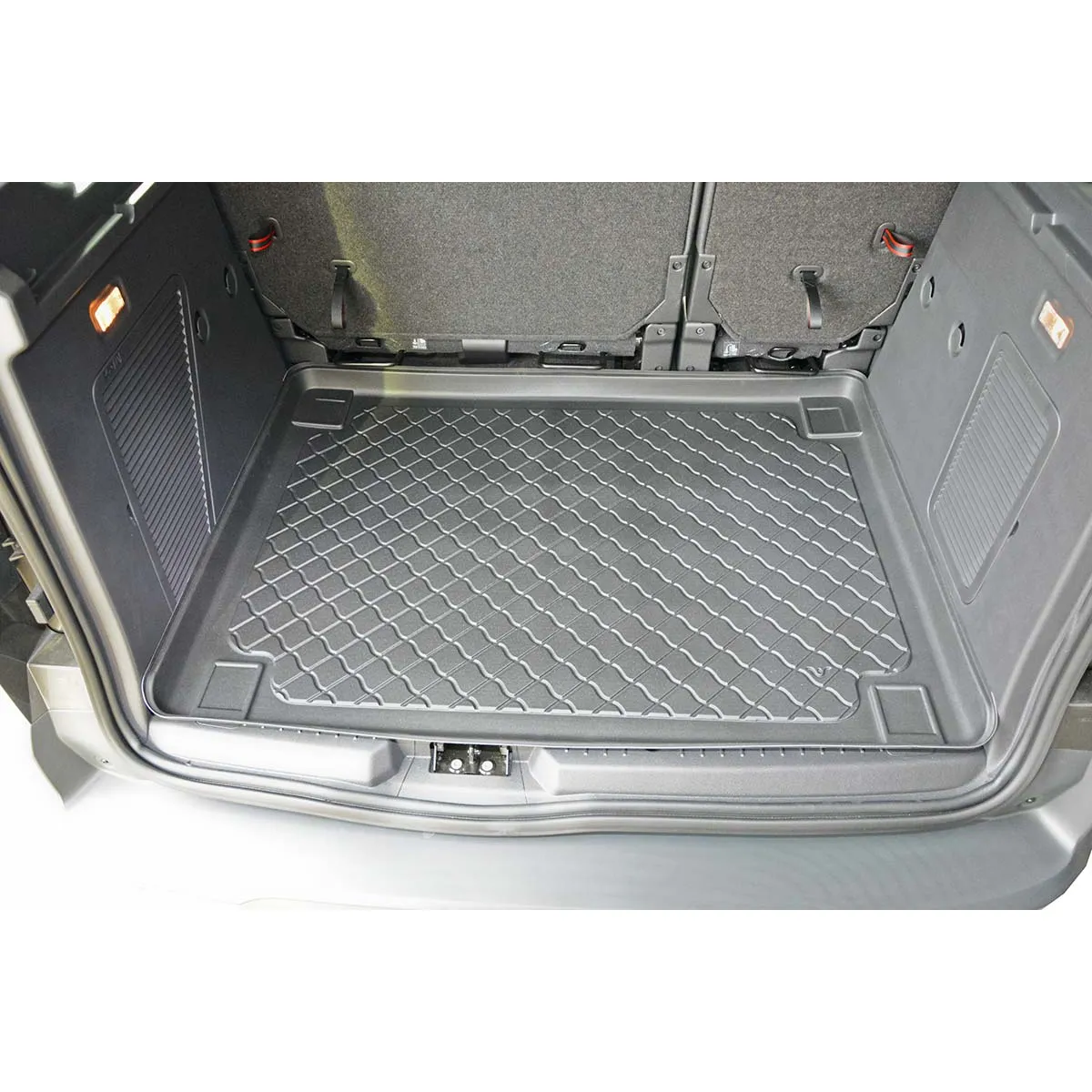 Trunk mat Ford Tourneo Connect from 2014 (5 places (short)) Trunk mat Ford Tourneo Connect from 2014 (5 places (short))