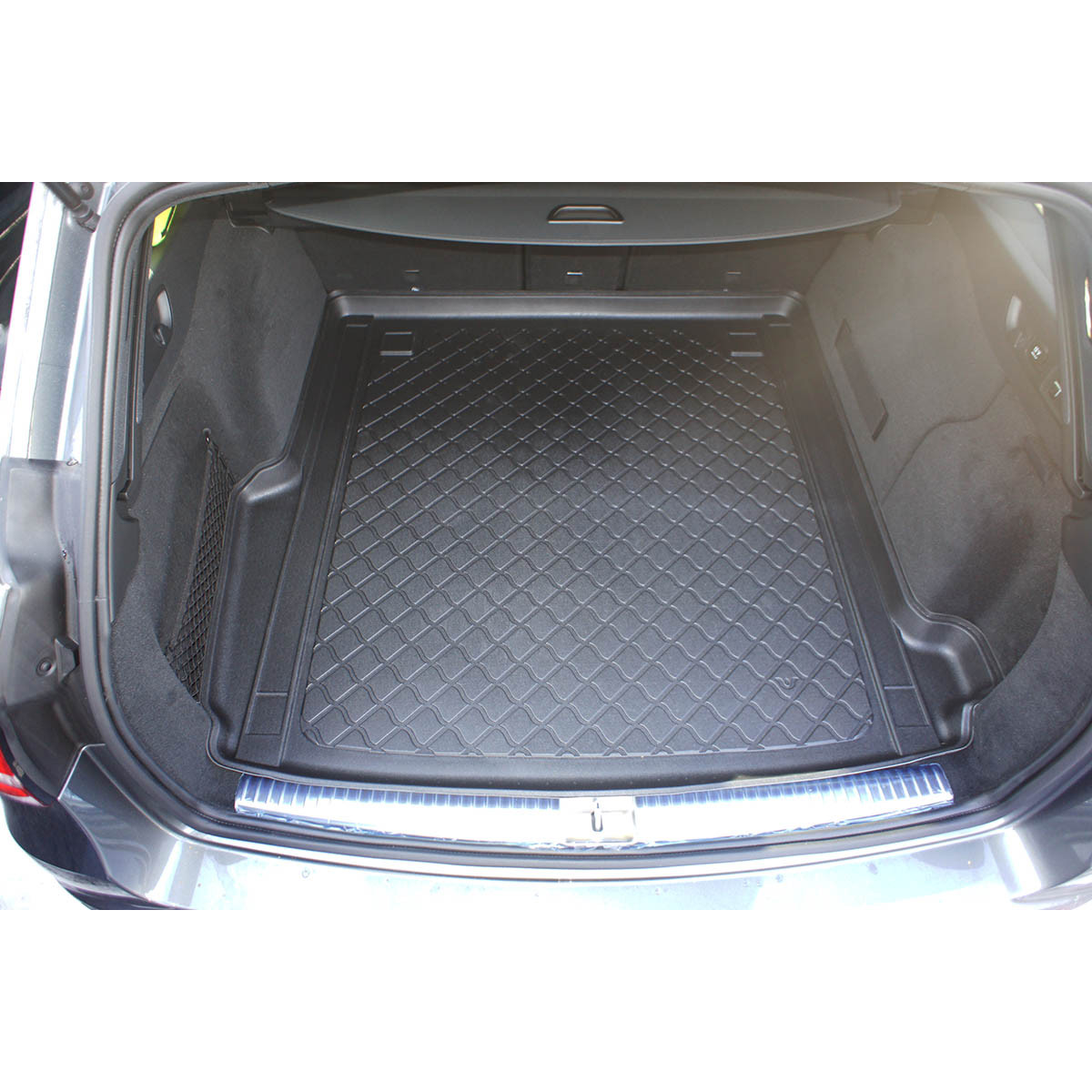Trunk mat Mercedes E-class W213 T-Model (Combi) from 2016 (not for Plug-in Hybrid) Trunk mat Mercedes E-class W213 T-Model (Combi) from 2016 (not for Plug-in Hybrid)