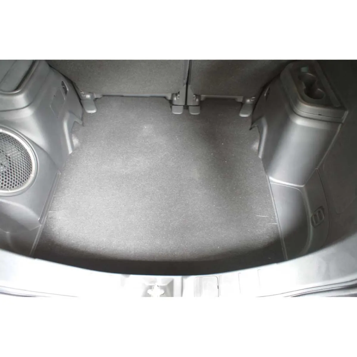 Trunk mat Mitsubishi Outlander 5 places from 2012 (bottom part / not for Plug-in Hybrid) Trunk mat Mitsubishi Outlander 5 places from 2012 (bottom part / not for Plug-in Hybrid)