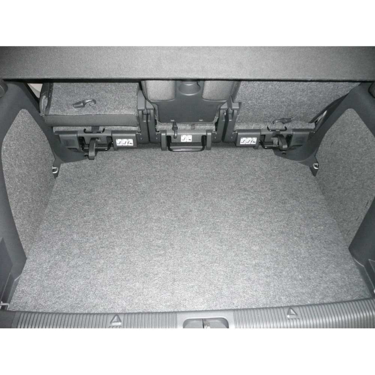 Trunk mat Skoda Yeti Hatchback 2009-2017 (version with non-standard spare wheel) Trunk mat Skoda Yeti Hatchback 2009-2017 (version with non-standard spare wheel)