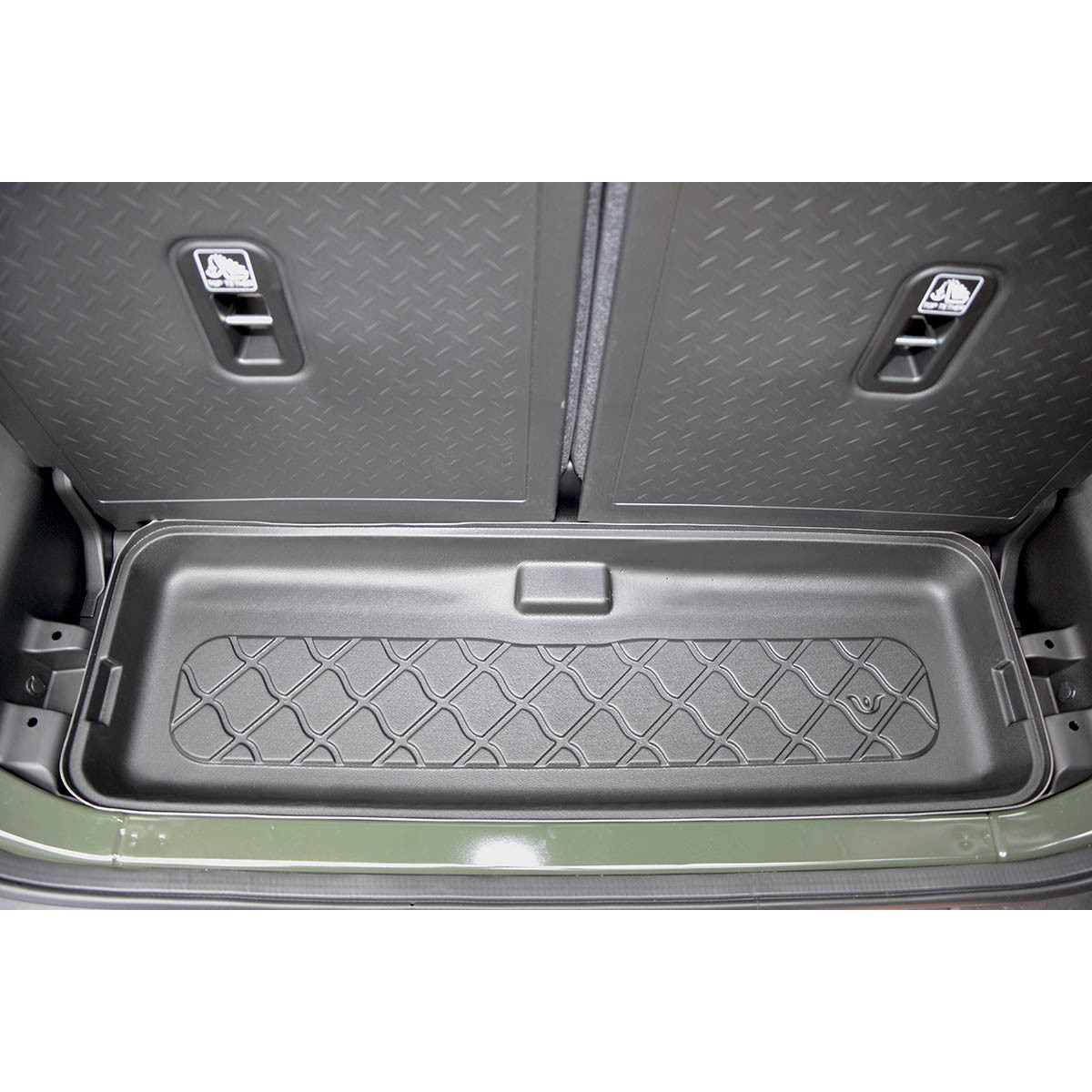 Trunk mat Suzuki Jimny 2018-2020 (behind second row of seats, lower part, without luggage box, not suitable for PRO version) Trunk mat Suzuki Jimny 2018-2020 (behind second row of seats, lower part, without luggage box, not suitable for PRO version)
