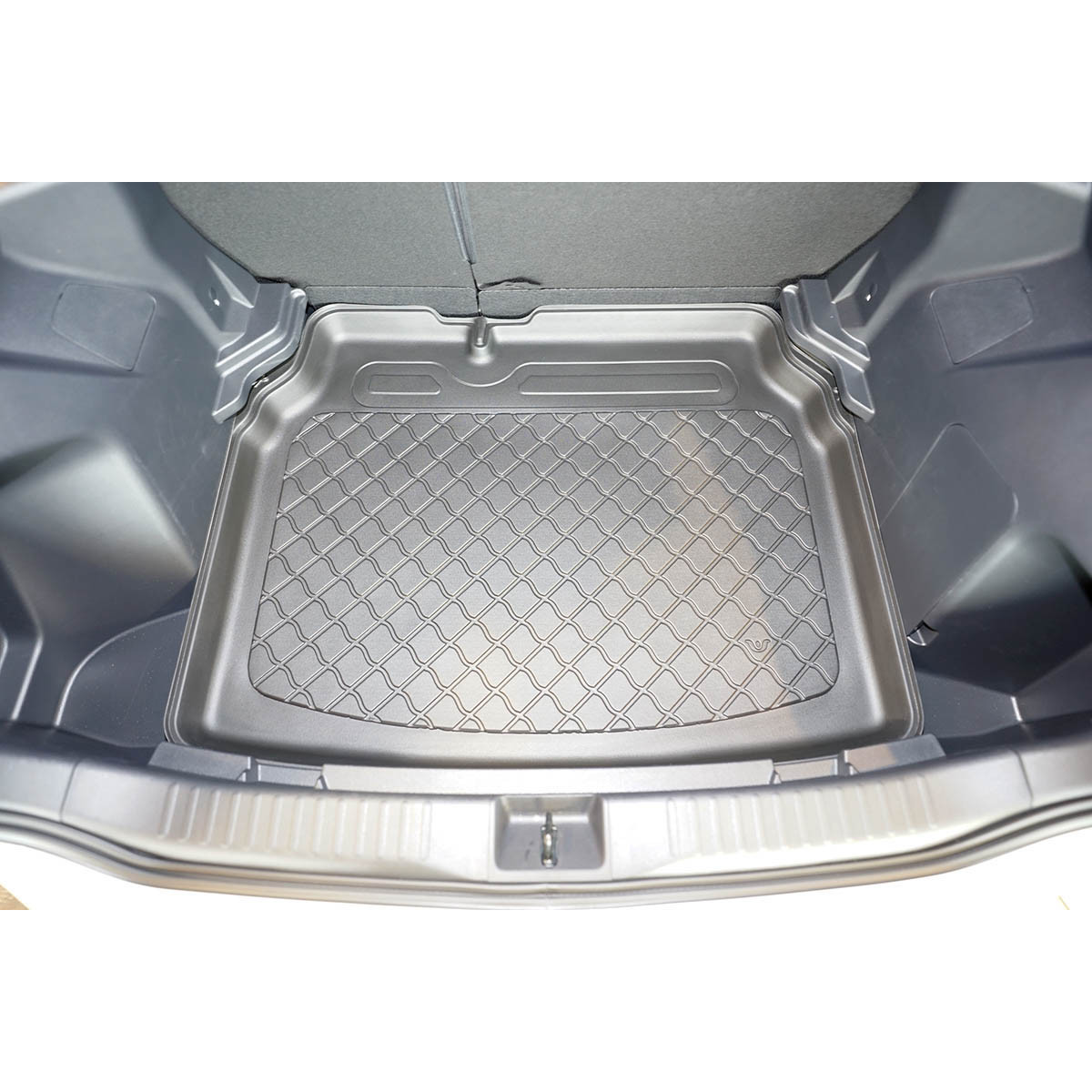 Trunk mat Toyota Yaris Cross from 2021 (bottom part) Trunk mat Toyota Yaris Cross from 2021 (bottom part)