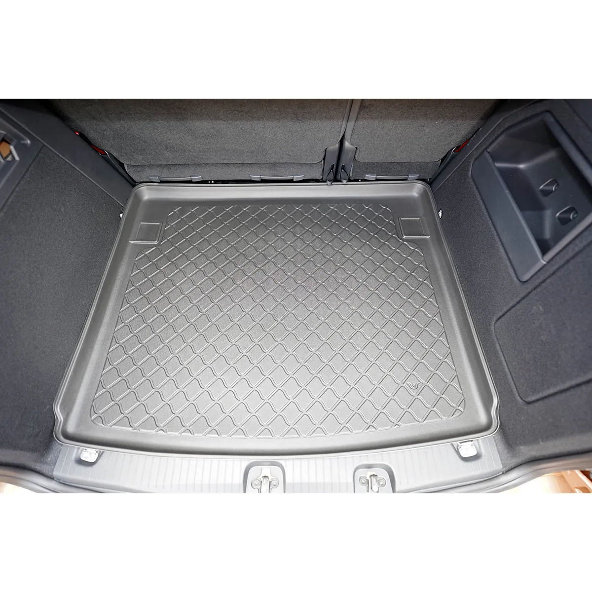 Trunk mat Volkswagen Caddy (Caddy, Life, Style, Move, Kombi) from 2020 (5 places) Trunk mat Volkswagen Caddy (Caddy, Life, Style, Move, Kombi) from 2020 (5 places)