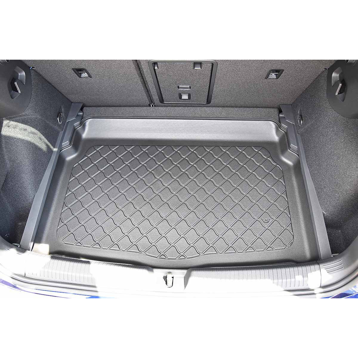 Trunk mat Volkswagen Golf VIII Hatchback from 2019 (bottom part / version with non-standard spare wheel) Trunk mat Volkswagen Golf VIII Hatchback from 2019 (bottom part / version with non-standard spare wheel)