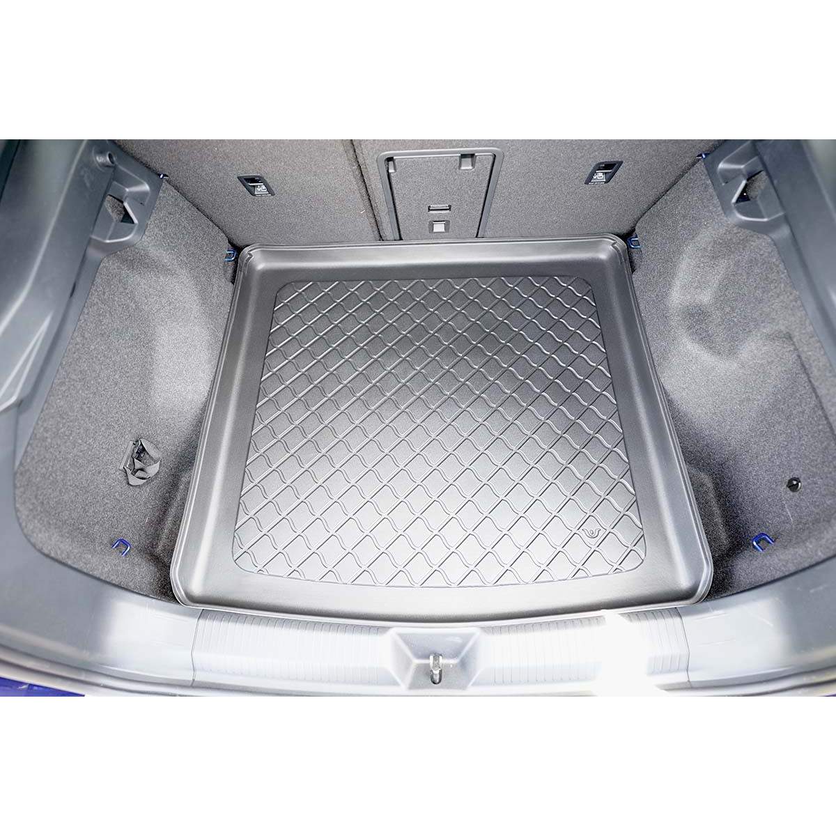 Trunk mat Volkswagen ID.4 (electric) from 2020 (upper part) Trunk mat Volkswagen ID.4 (electric) from 2020 (upper part)