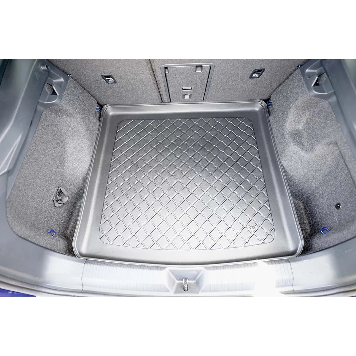 Trunk mat Volkswagen ID.4 (electric) from 2020 (upper part) Trunk mat Volkswagen ID.4 (electric) from 2020 (upper part)