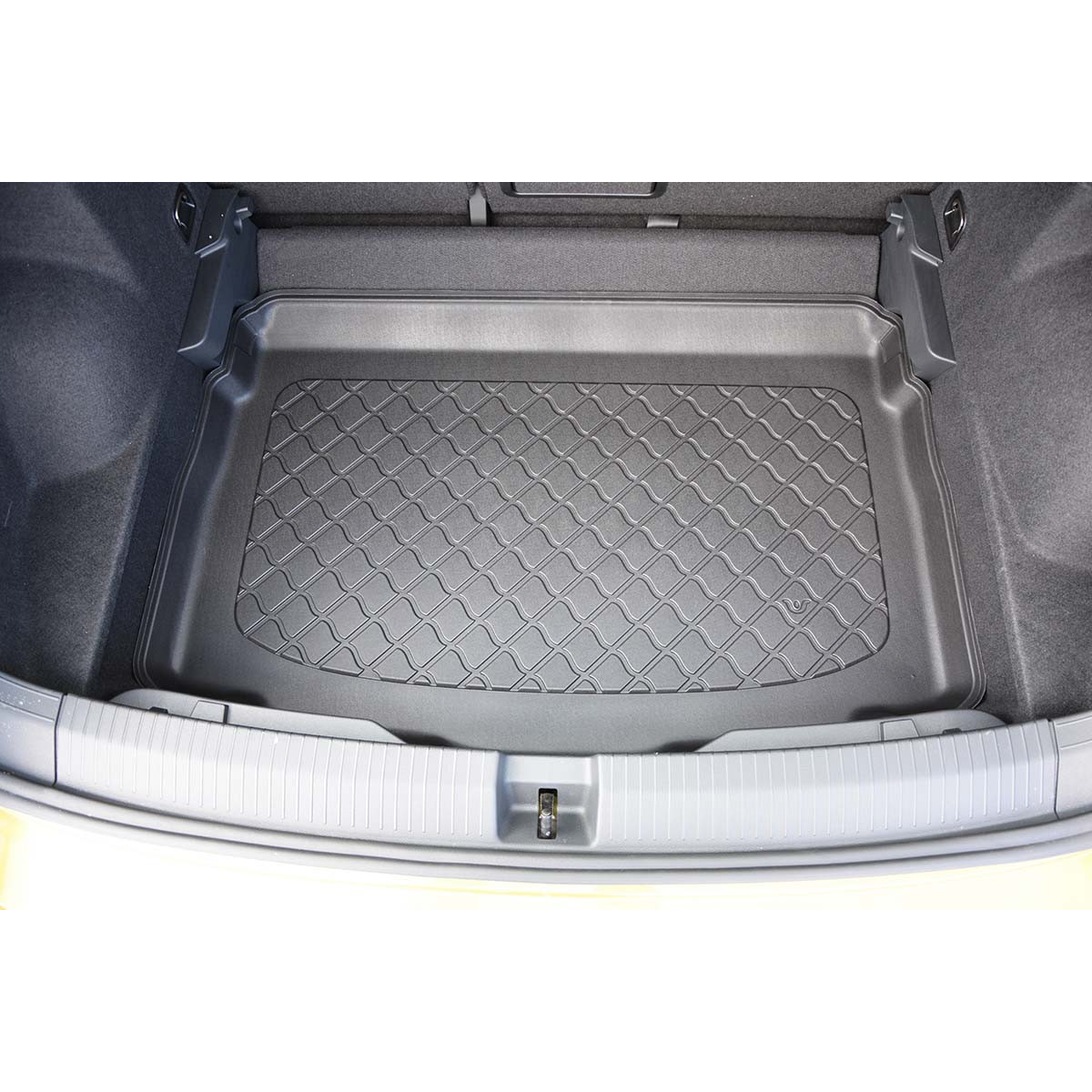 Trunk mat Volkswagen T-Roc from 2017 (bottom part) Trunk mat Volkswagen T-Roc from 2017 (bottom part)