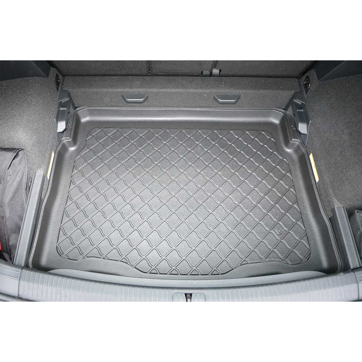 Trunk mat Volkswagen Tiguan II from 2016 (bottom part) Trunk mat Volkswagen Tiguan II from 2016 (bottom part)