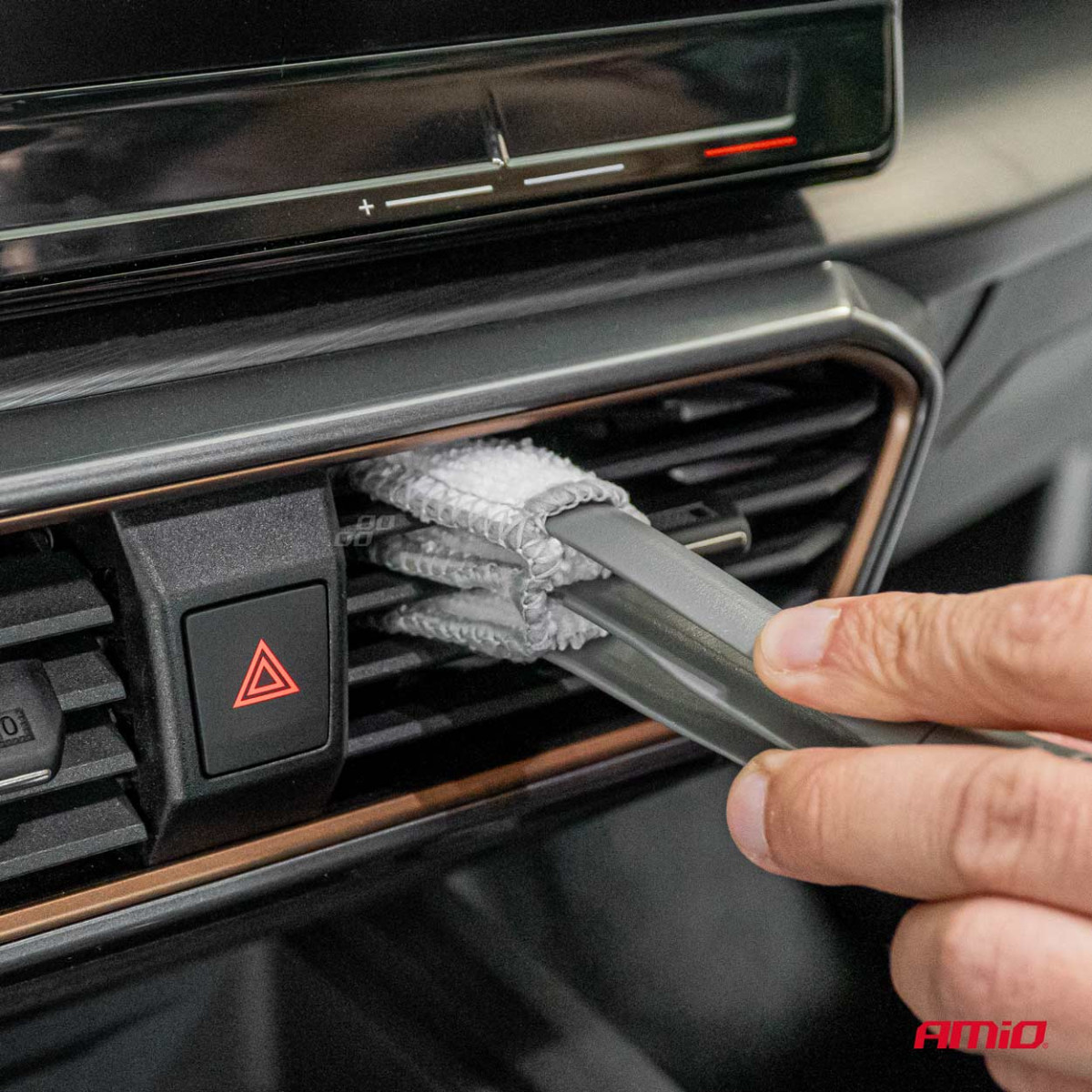 Brush for cleaning ventilation grilles AMIO-02607