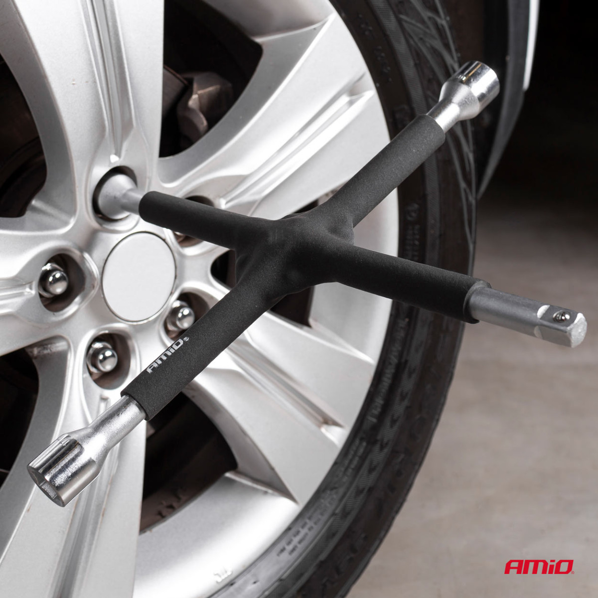 Cross-shaped wheel wrench 17–19–21 mm, 1/2", rubberized, AMIO-02402