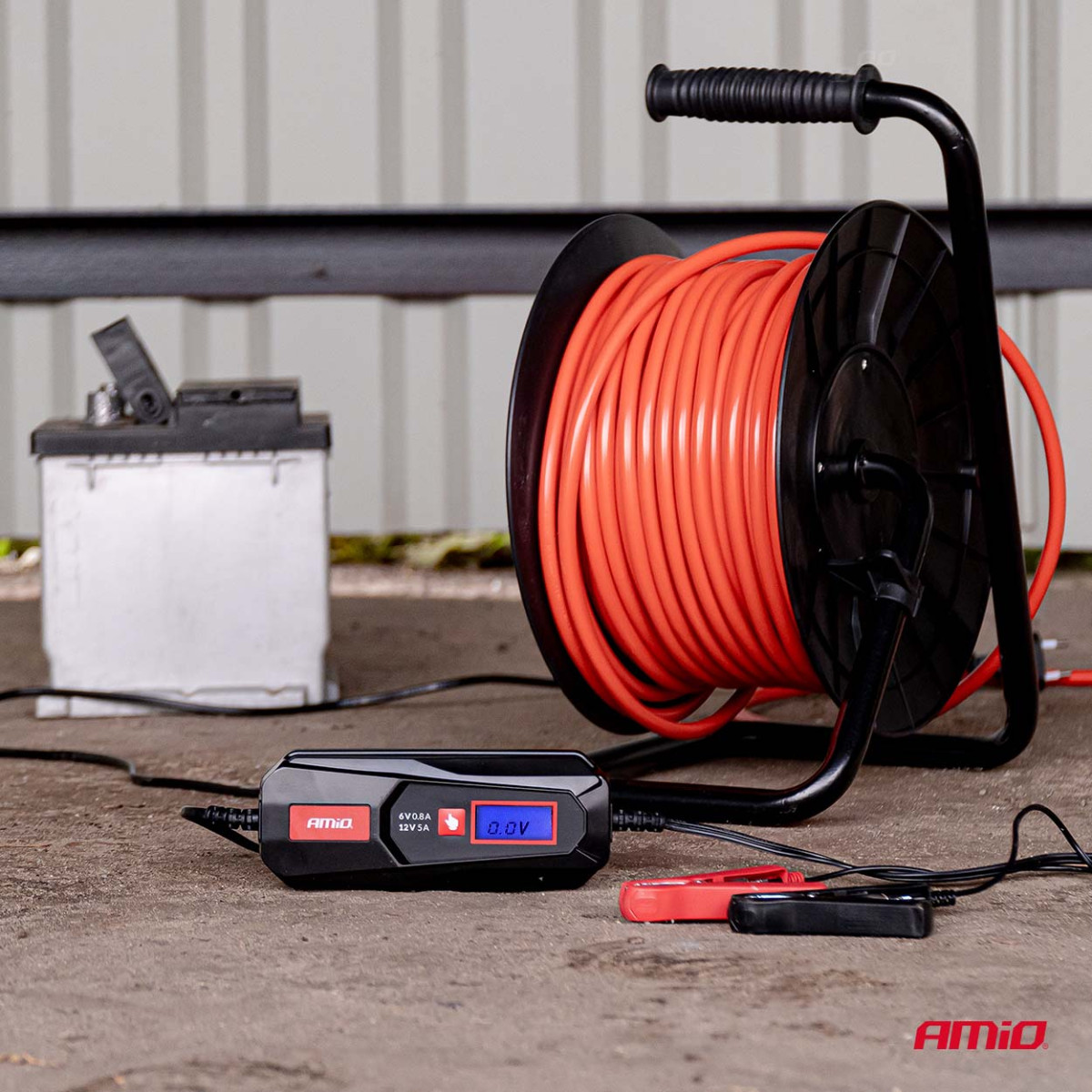 Digital battery charger LEAD ACID/STD/GEL/AGM/LiFePO4 5A 6/12V AMIO-04522