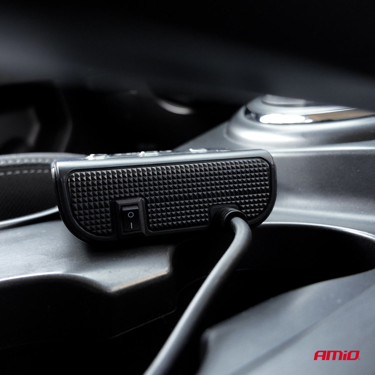 Socket splitter 12/24V with 4x USB-A QC3.0 PD3.0 180W AMIO-04835