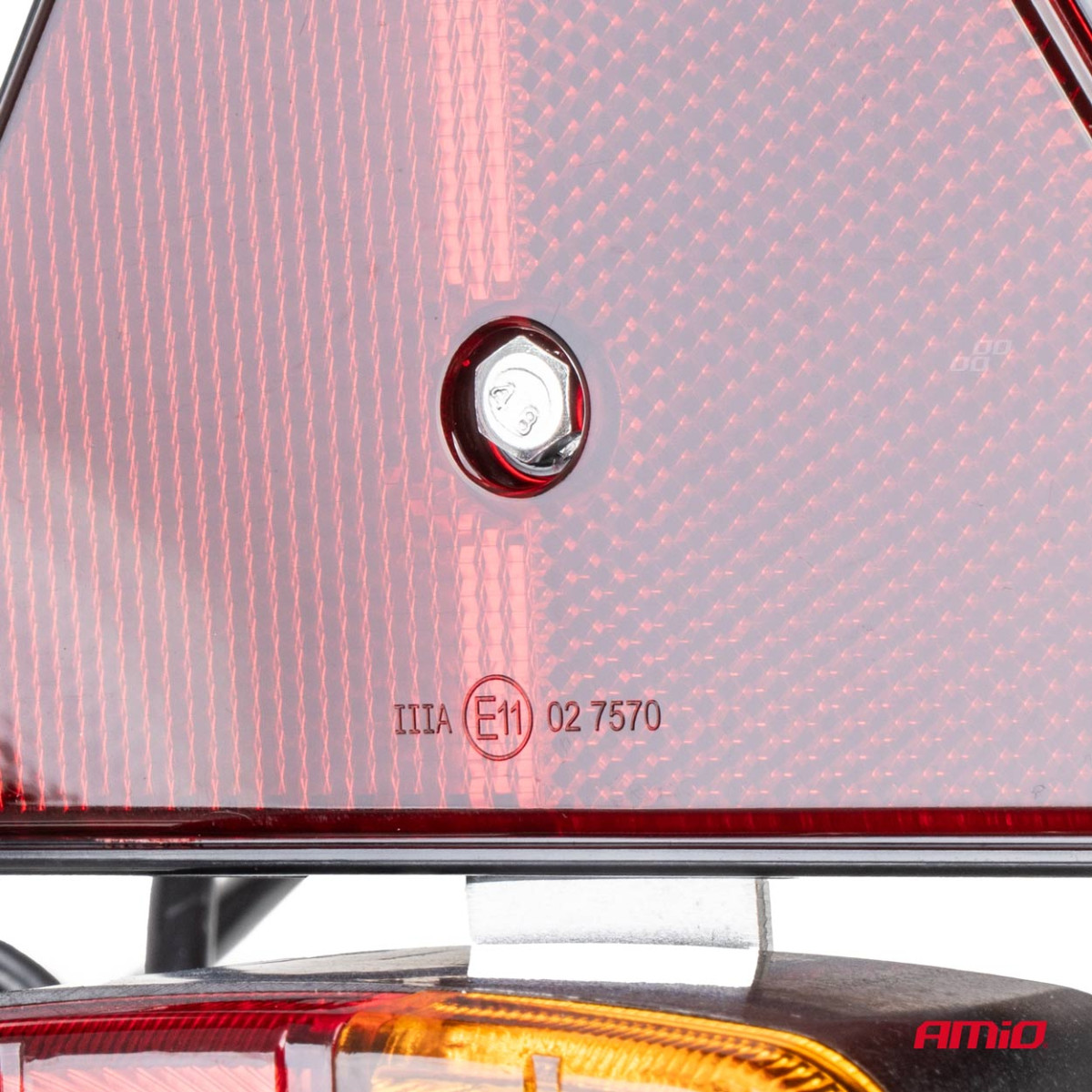 Magnetic trailer lights, with triangle