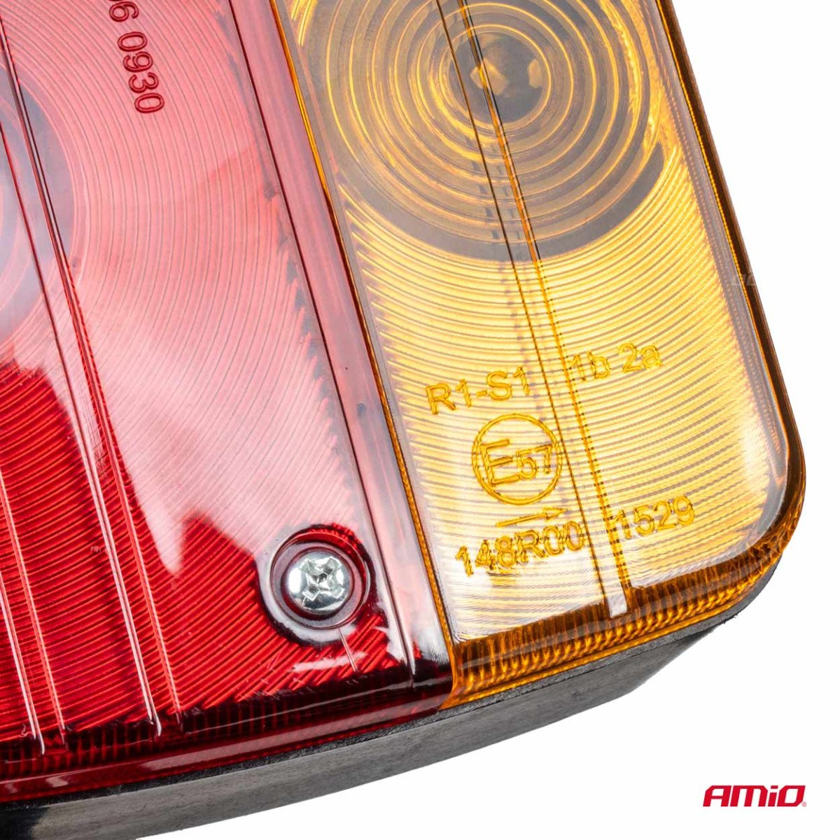 Magnetic trailer lights, with triangle