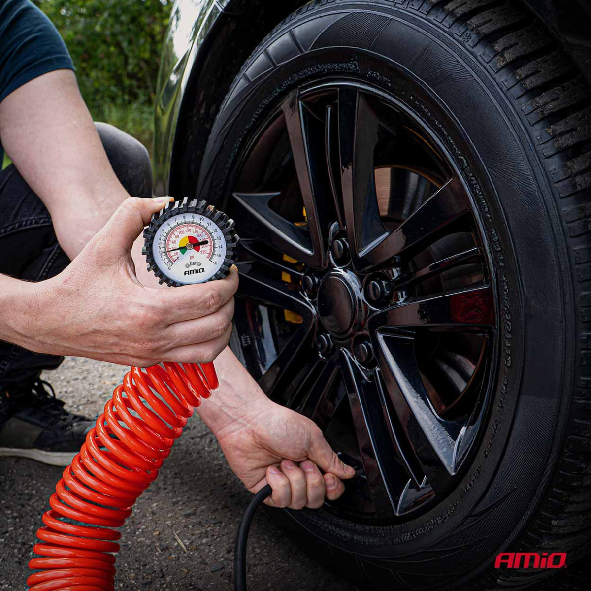 Mechanical pressure gauge with rubber protection 16 bar G 1/4″, AMIO-04467