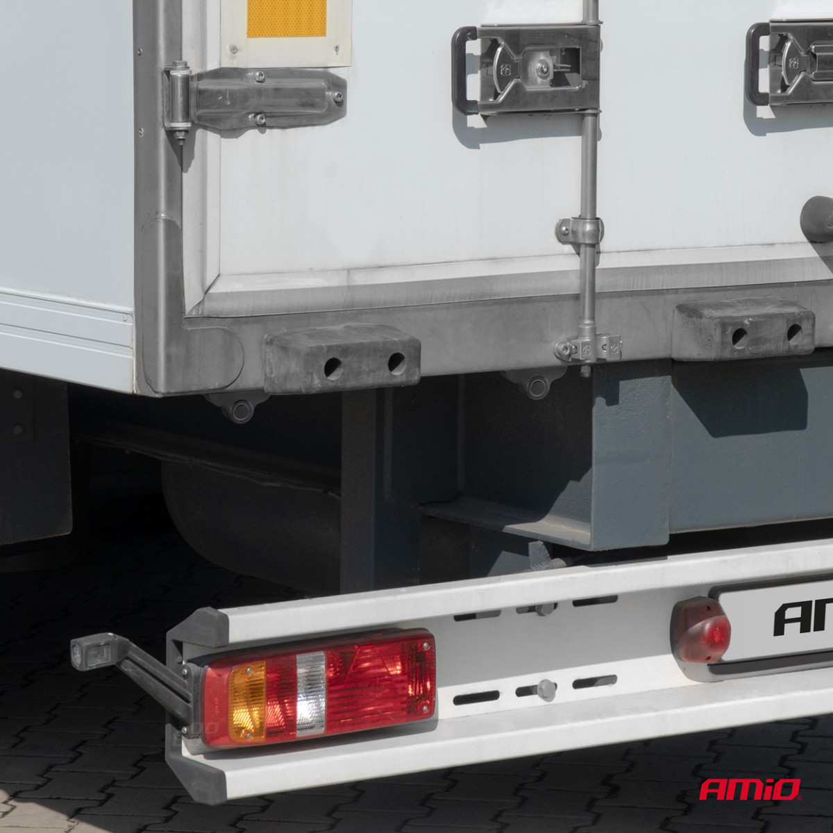 Parking assistance system LED-GRAF, 4 black sensors 19 mm, for trucks AMIO-02280