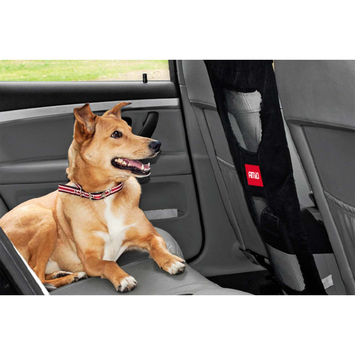 Pet safety barrier between car seats AMIO-02569