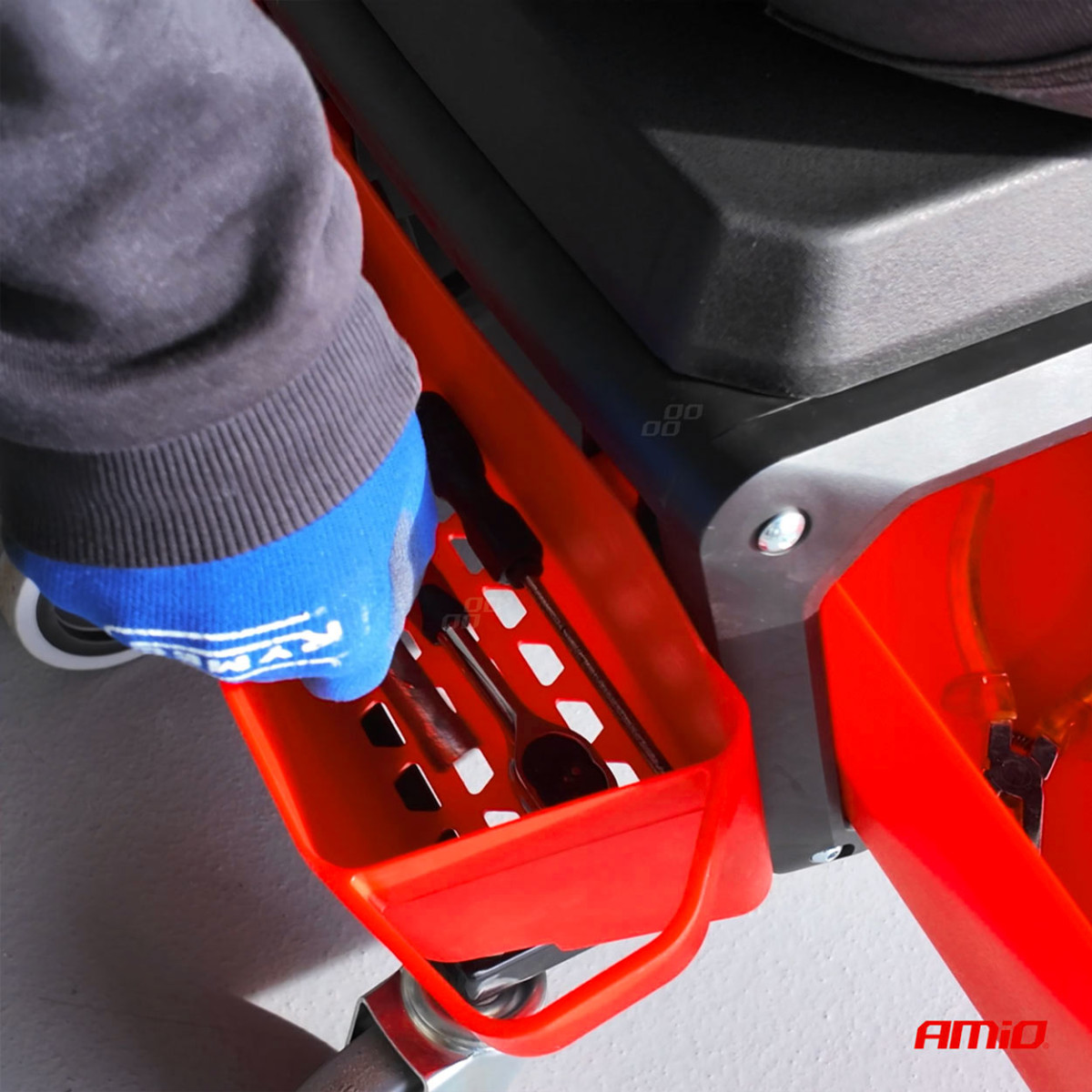 Workshop chair on wheels with tool storage box, 135 kg, AMIO-04268