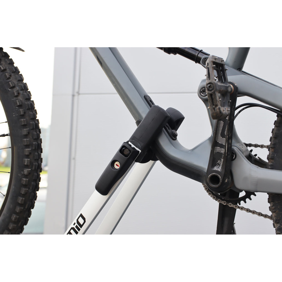 Car roof bike carrier, aluminum RBR-02 AMiO-02589