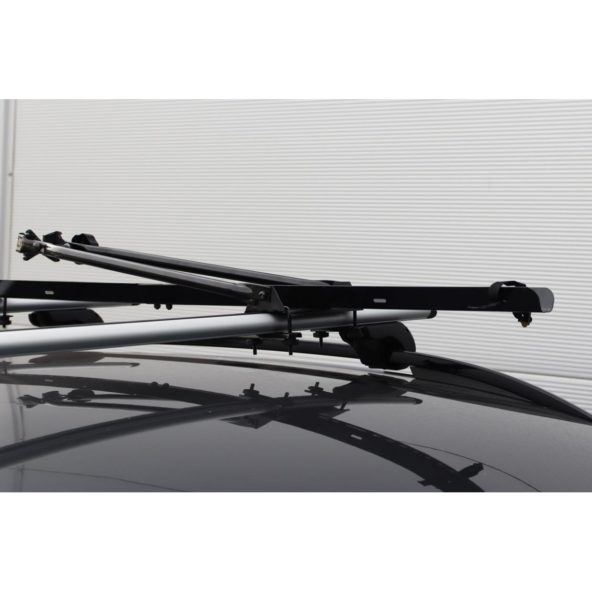 Car roof bike carrier, black RBR-01 AMIO-02588
