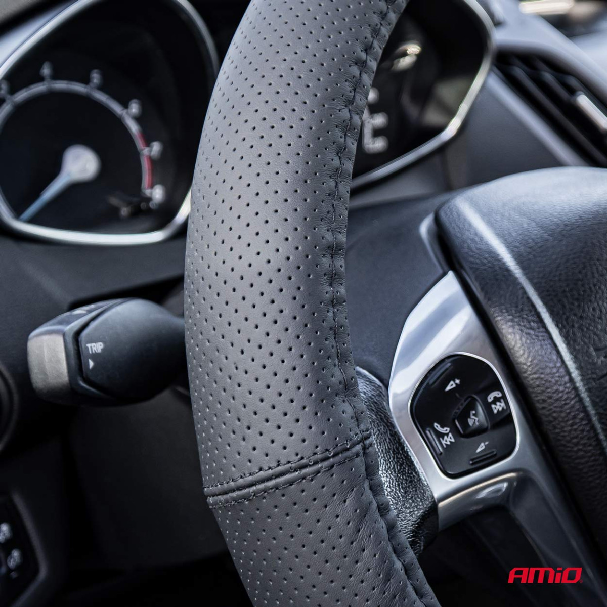 Car steering wheel cover 37-39 cm, genuine leather, SWC-50-M